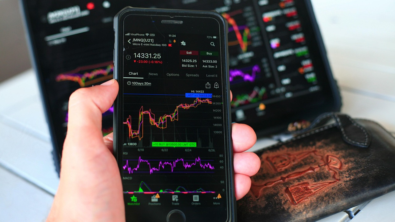 Stock Market indics ended flat ahead of RBI Monetary Policy Committee decision