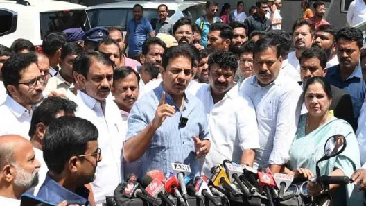 KTR meets Balka Suman in Chanchalguda jail