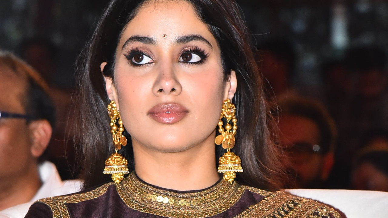 Criticism on Ram Charan Peddi heroine role Janhvi Kapoor in controversy