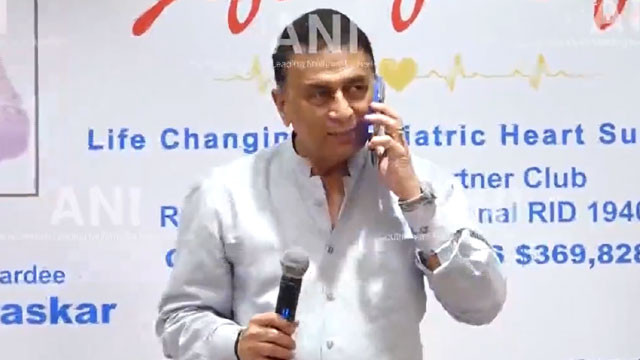 Sunil Gavaskar stops speech for wife phone call video goes viral