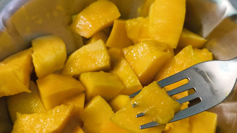 Think before buying American journalist vents anger on Indian mangoes