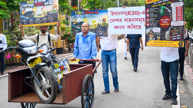 E 20 Petrol concerns NDA voters as CVoter survey reveals fear of vehicle damage