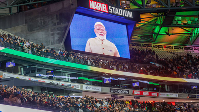 Rahul Gandhi asked to apologize by Melbourne organizers over paid crowd remarks