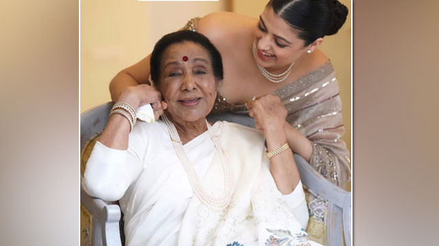 Asha Bhosle granddaughter Zanai Bhosle shares emotional post for late singer