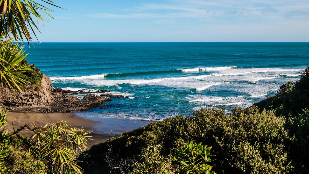 New Zealand earthquake and tsunami warning issued