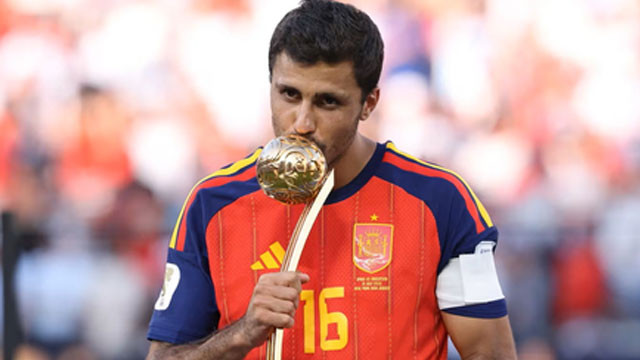 Spain creates another sensation as midfield king Rodri wins World Cup Golden Ball