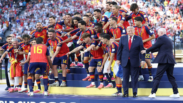 Trump and Infantino booed during FIFA World Cup final trophy ceremony