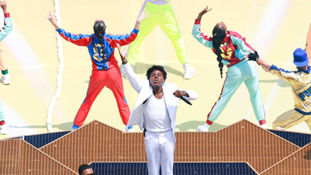 First time in 96 years of World Cup history Coldplay Shakira and BTS rock the half-time show