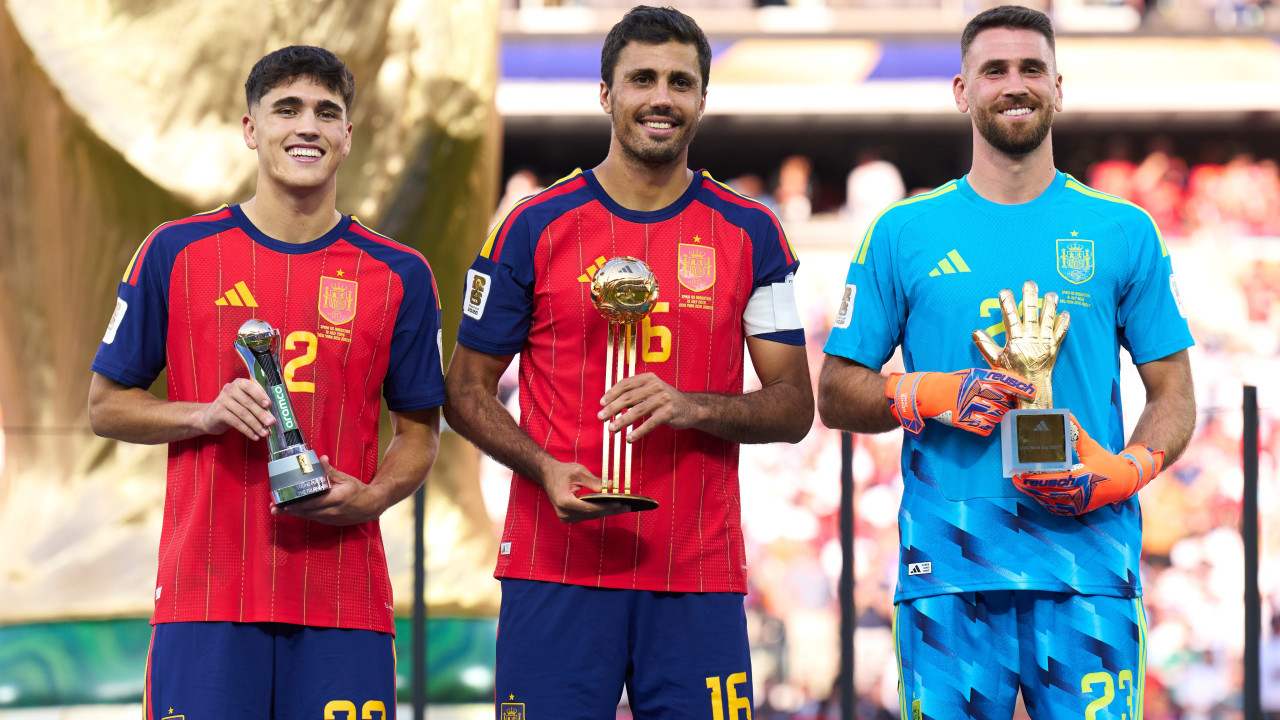 Cubarsi collects FIFA Young Player Award, Simon bags Golden Glove