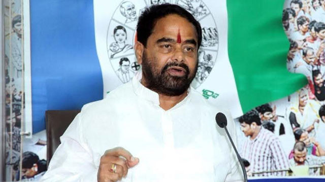 Tammineni Sitaram former speaker escapes police in midnight car flee