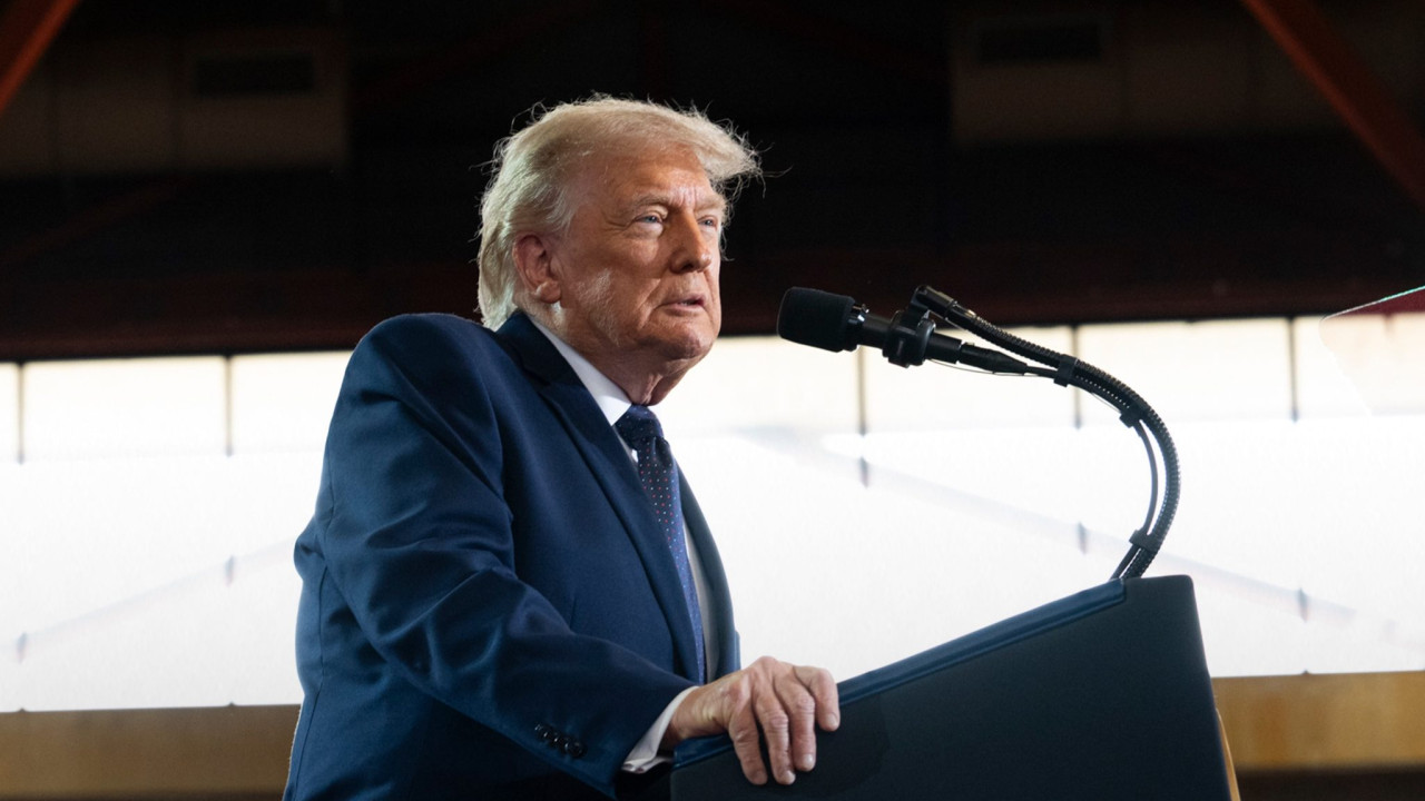 Donald Trump warns Iran of attacks on bridge or power plant if shipping is targeted