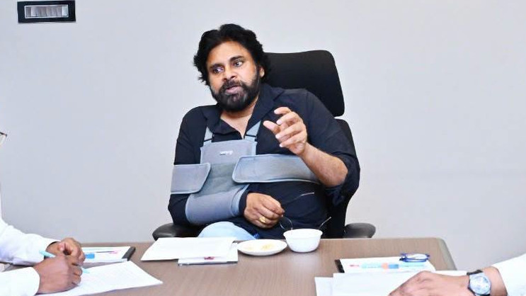 Pawan Kalyan orders zero tolerance on Red Sanders smuggling across India