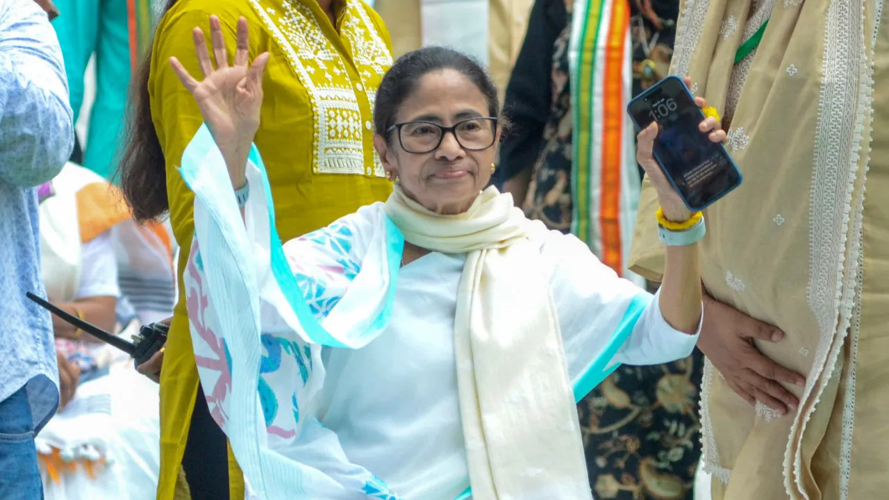 Mamata Banerjee to join Cockroach Protest at Jantar Mantar