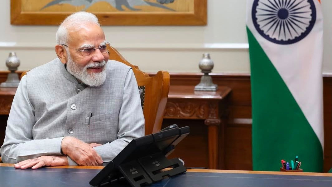 Modi selfie video effect 10 lakh followers overnight