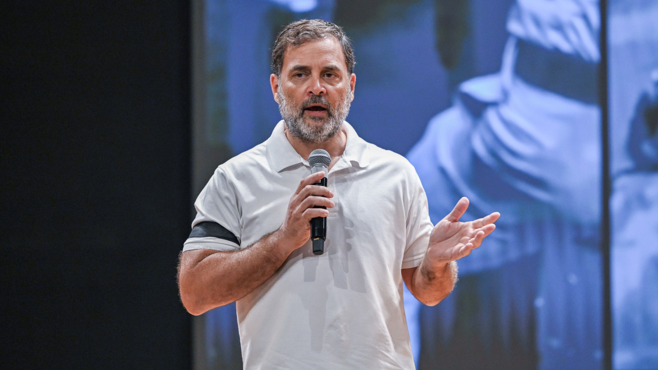 Rahul Gandhi slams Delhi University and JNU for warning students against Jantar Mantar protests