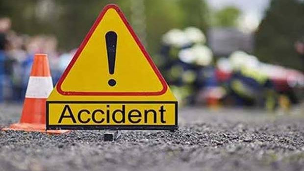 Horrific road accident in Kukatpally two youths killed