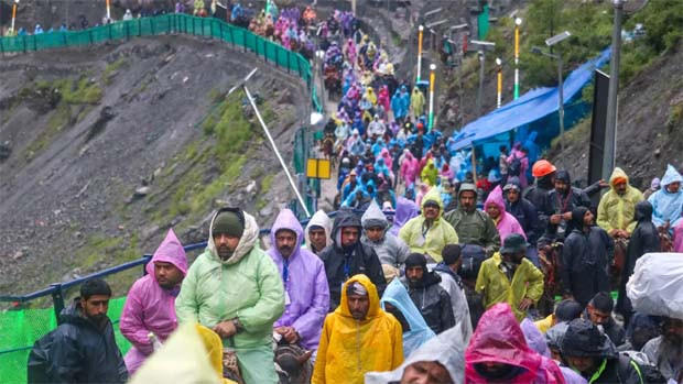 Amarnath Yatra sets new record as 4 lakh pilgrims visit in 24 days