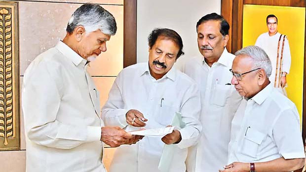 K Ramakrishna requests CM Chandrababu Naidu to support farmers affected by El Nino
