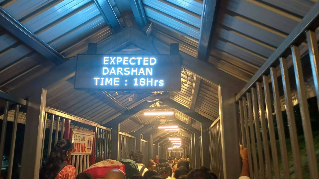 Tirumala heavy rush of devotees continues queue complexes full