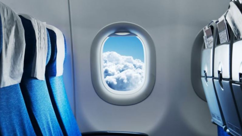 Airplane windows round design history and aviation safety facts