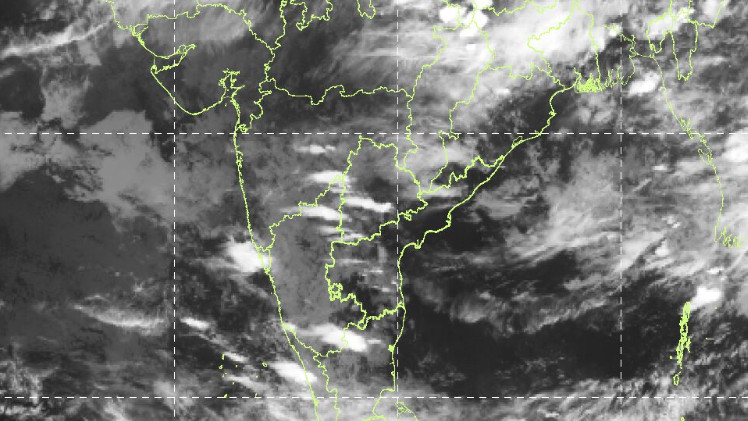 Strange pattern of monsoons in the country heavy downpour in one place and dry weather in another