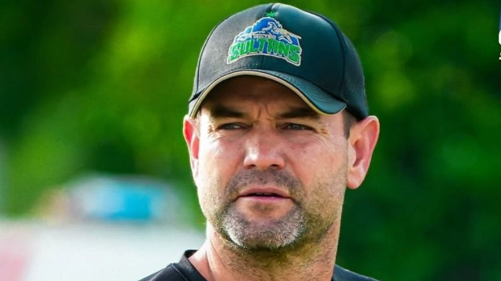 Pakistan appoints South African Mike Smith as batting coach