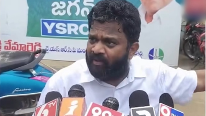 Borugadda Anil Kumar protest at Jagan house and allegations against Sajjala