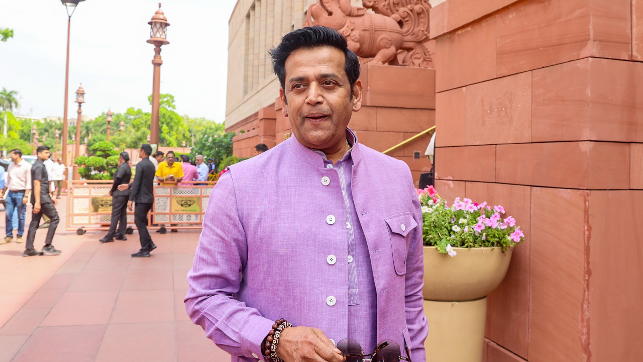 Ravi Kishan memes global craze used by European football clubs