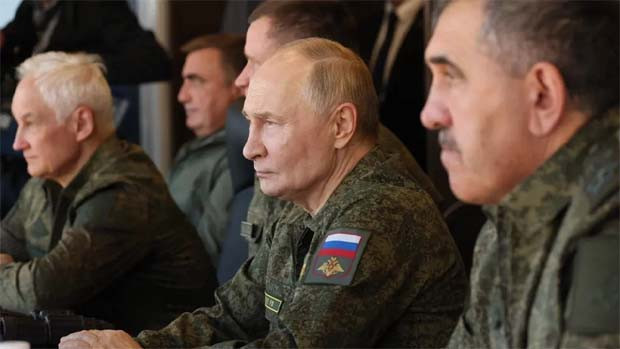 Vladimir Putin makes major changes and key appointments in Russian military