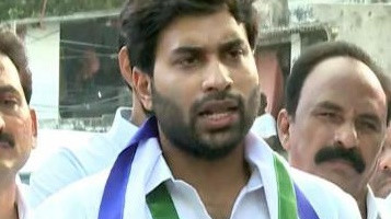 Devineni Avinash Demands CBI Probe Into DSC Irregularities And Resignation Of Nara Lokesh