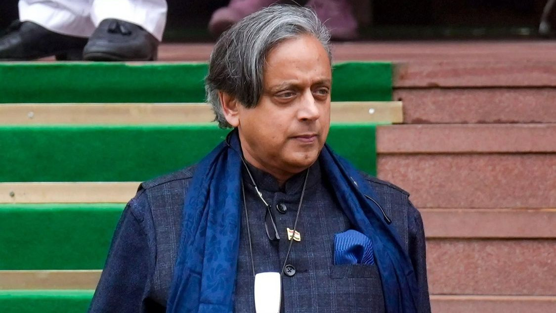Shashi Tharoor interesting comments on more response to that movement than Congress