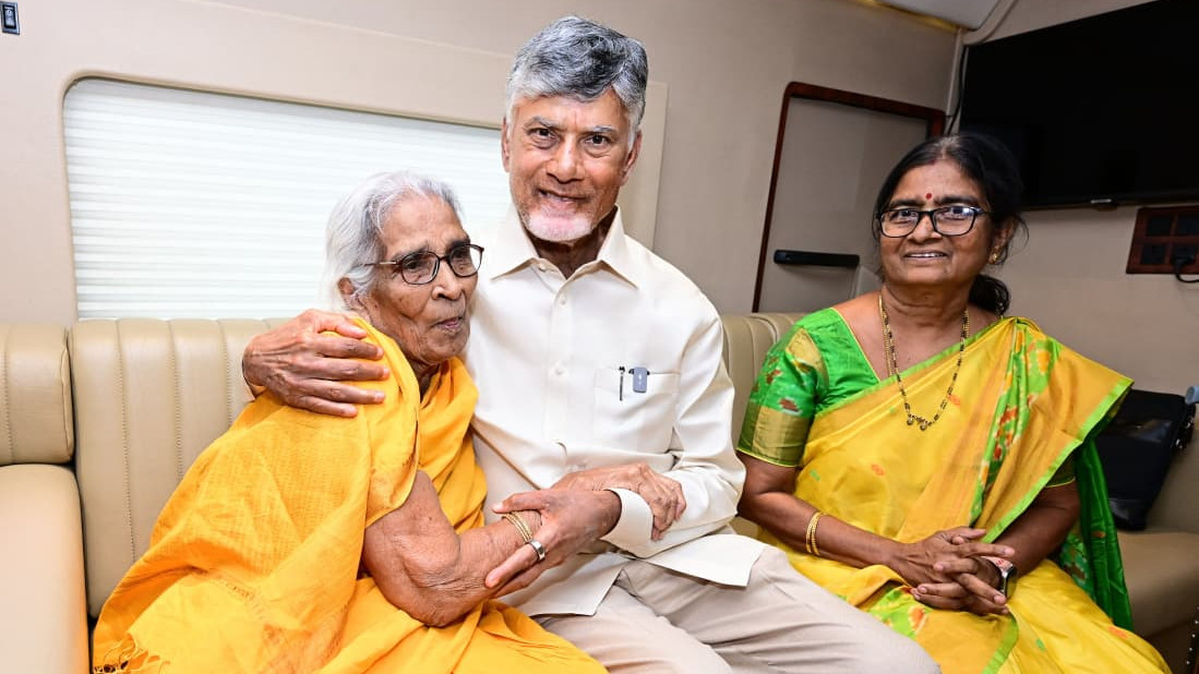 Chandrababu Naidu fulfills wish of 90 year old woman to meet him