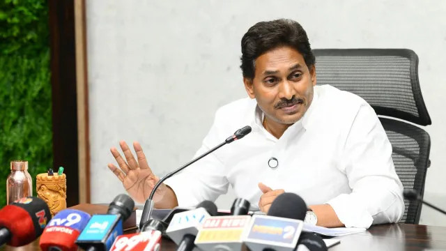 YS Jagan Mohan Reddy questions why government fears CBI probe on DSC leakage