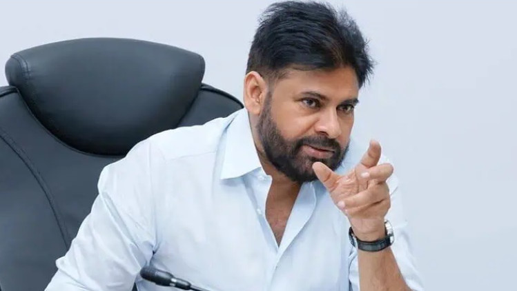 Pawan Kalyan calls to support handloom weavers