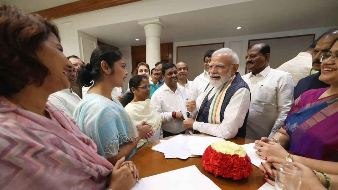 Narendra Modi assures TMC and Shiv Sena rebels saying I am with you