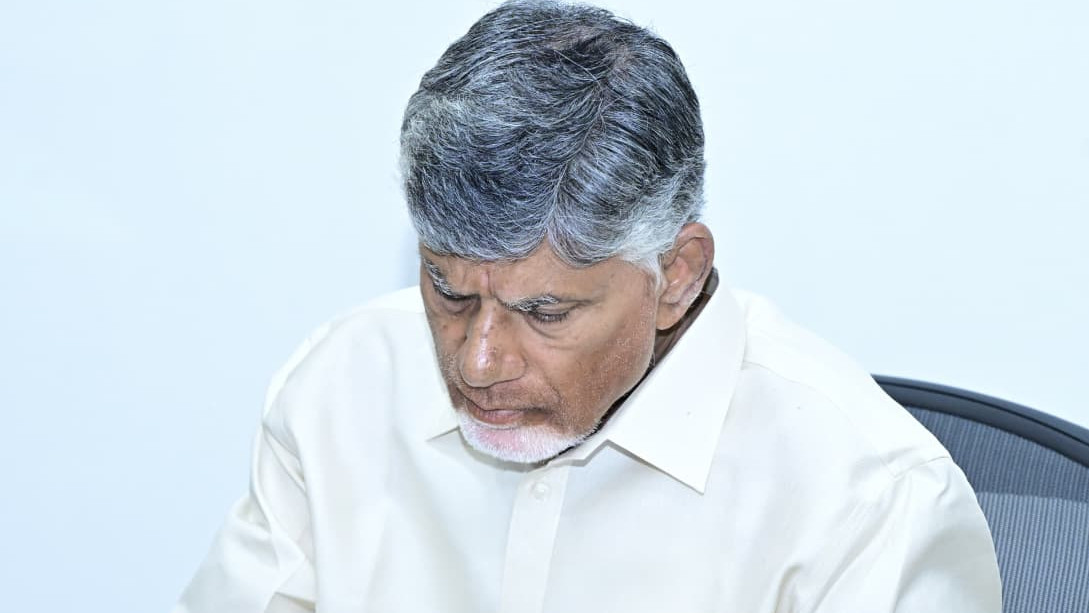 Chandrababu Naidu orders action against El Nino threat and continues Jaladhara-Jalaharati
