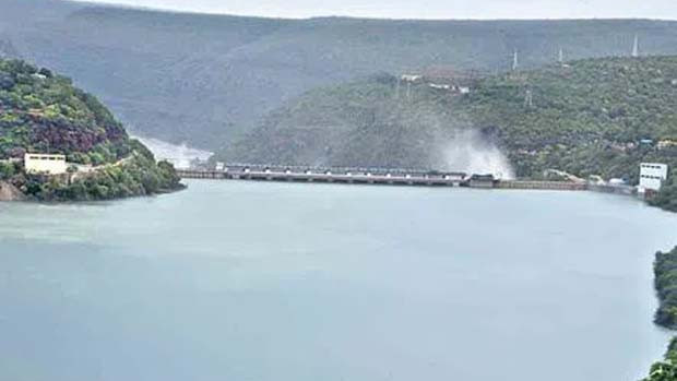 Srisailam Reservoir water levels rise as heavy floods surge