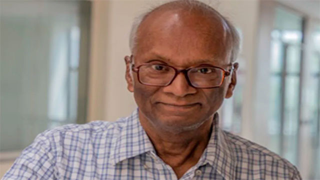 Another honor for India in science Indian scientist Deepak Dhar alongside Hawking