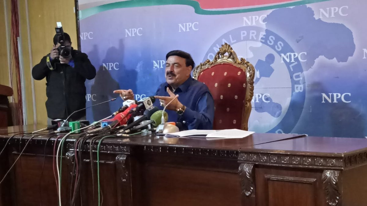 Sheikh Rashid Ahmed shares stage with terrorists and warns to destroy India