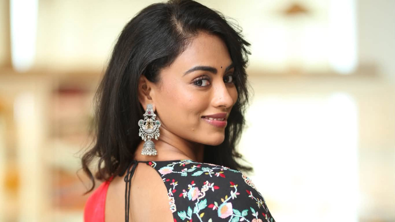Kamakshi Bhaskarla says comparing her with Anushka Shetty increased her responsibility