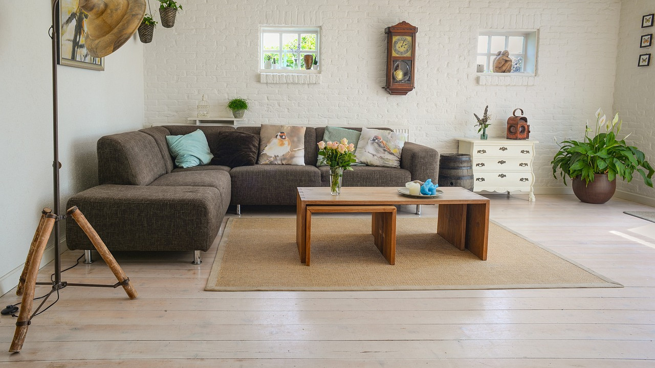 Small room makeover techniques and furniture selection tips