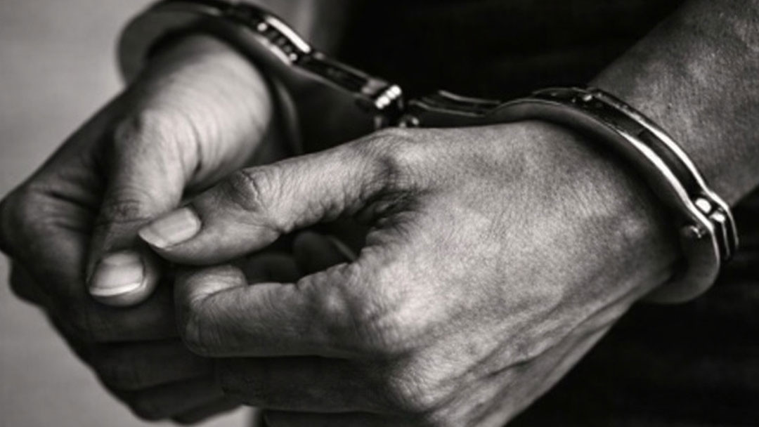 Man kills woman and feeds body to wild animals police catch him after 7000 km chase
