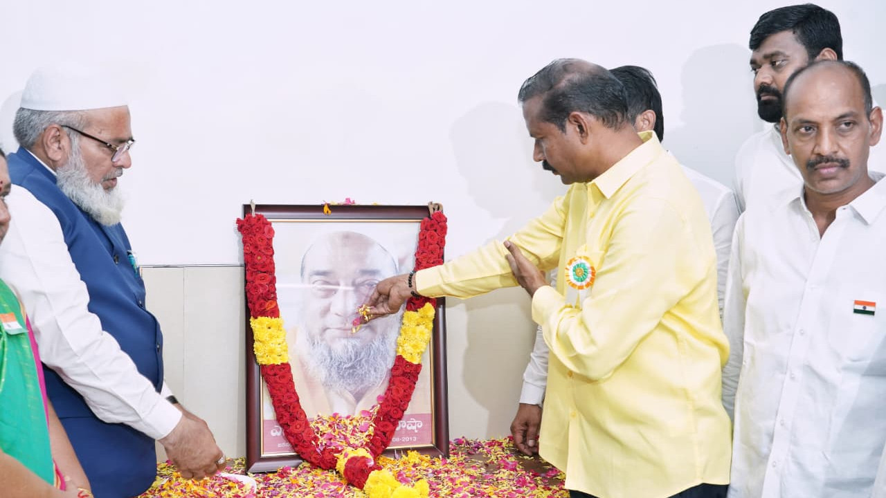 Lal Jan Basha death anniversary program at TDP central office TDP leaders pay rich tributes