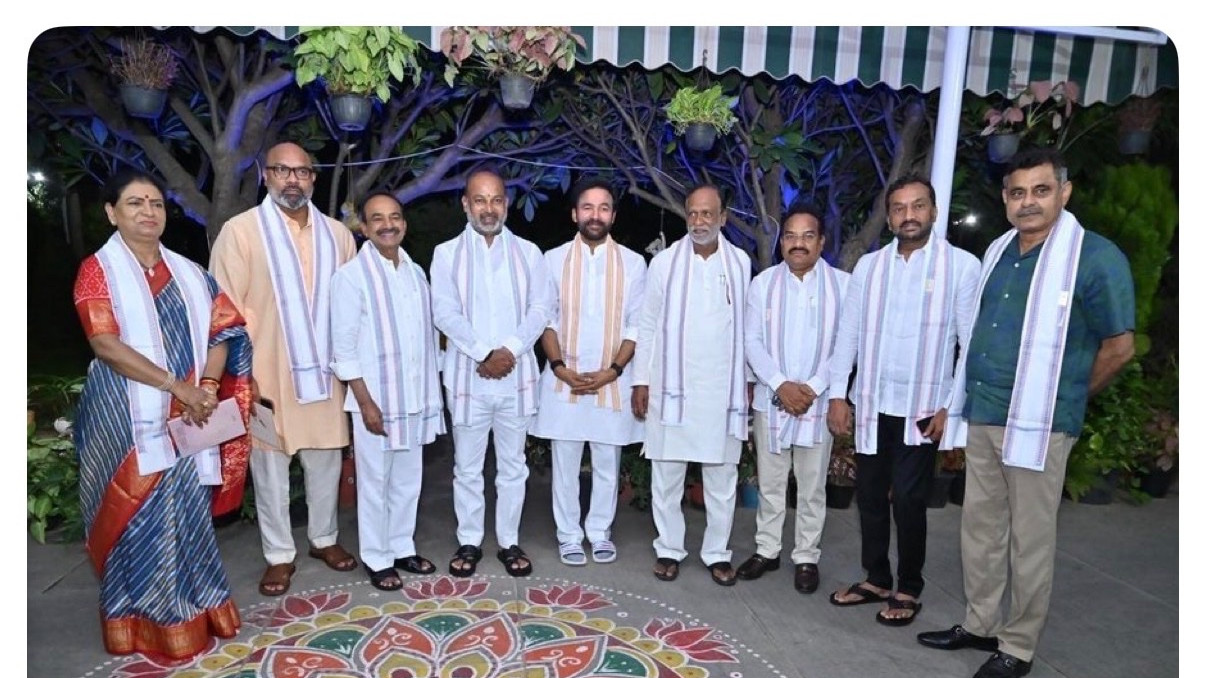 Photo War in Telangana Congress and BRS Fight on X Platform