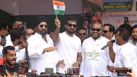 Sonu Sood joins Independence Day celebrations in Begum Bazar Hyderabad