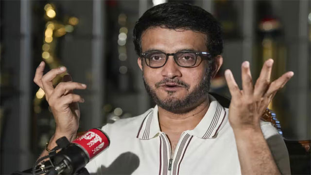 Sourav Ganguly panicked by teammates prank and offered to resign as captain what happened in the dressing room that day