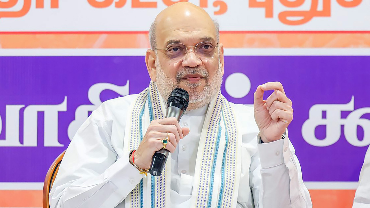 Amit Shah slams Congress for insulting freedom fighters