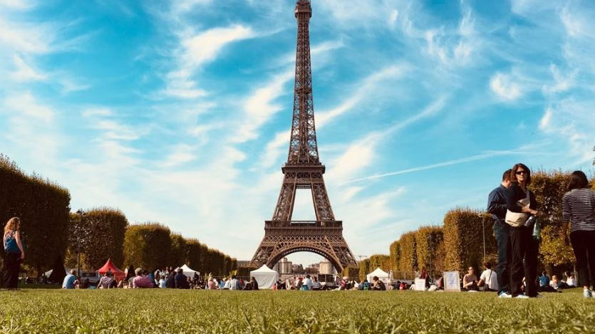 Eiffel Tower increases in heat and decreases in cold here is the miracle