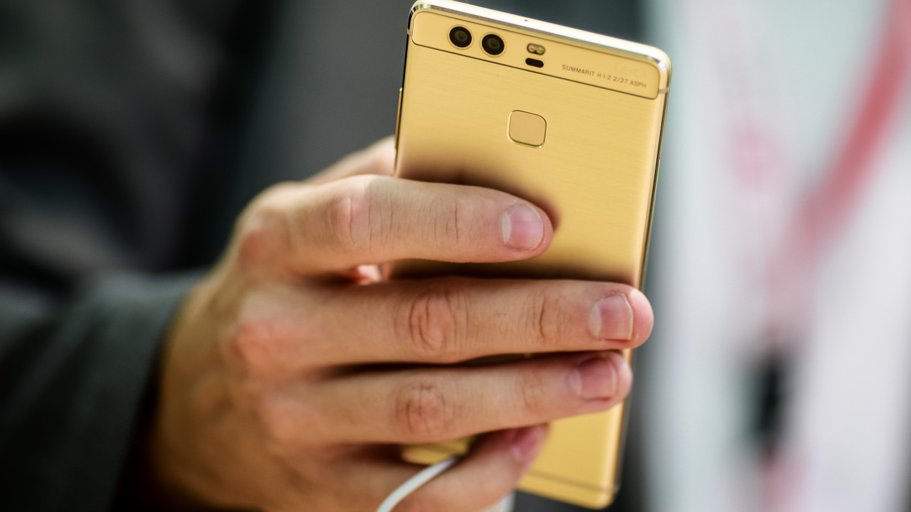India excels in smartphone manufacturing to hold one fifth of global share in two years
