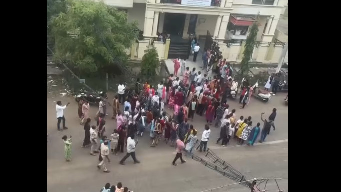 Kakinada Nursing College students fight several injured in clash